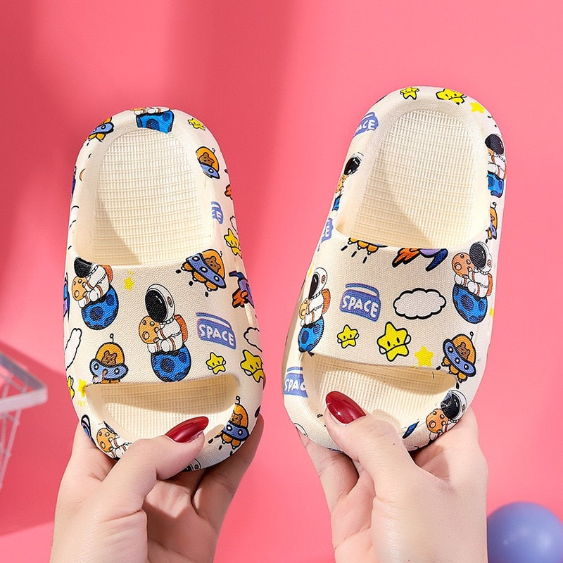 Chinelo Nuvem Infantil - Desenhos Divertidos